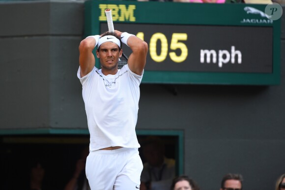 Rafael Nadal éliminé par le Luxembourgeois Gilles Muller lors des huitièmes de finale de Wimbledon, à Londres, le 10 juillet 2017.