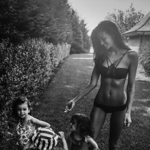Jade Foret et ses trois enfants - Photo publiée sur Instagram le 7 juillet 2017
