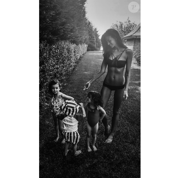 Jade Foret et ses trois enfants - Photo publiée sur Instagram le 7 juillet 2017