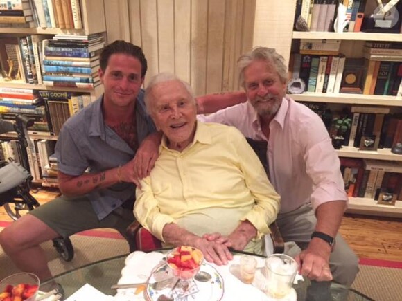 Cameron, Kirk et Michael Douglas réunis pour la première fois depuis plusieurs années, photo publiée le 12 juillet 2017