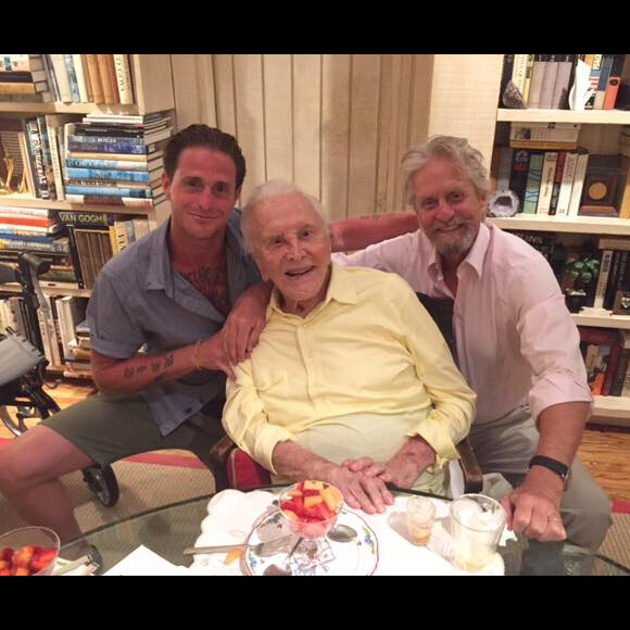 Cameron, Kirk et Michael Douglas réunis pour la première fois depuis plusieurs années, photo publiée le 12 juillet 2017