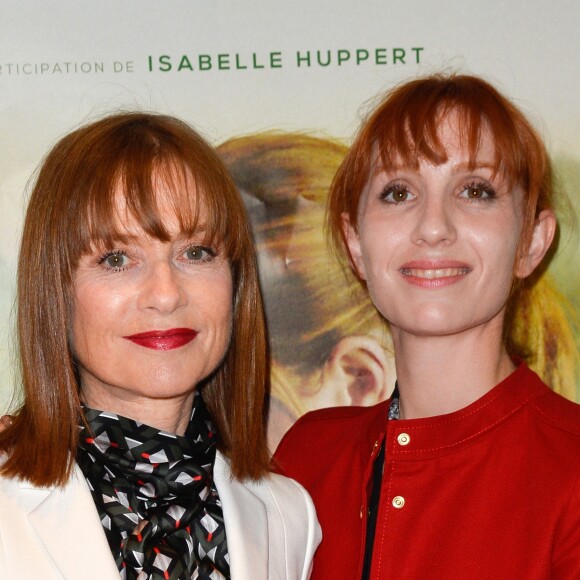 Isabelle Huppert et Lolita Chammah à l'avant-première du film "Barrage" au cinéma MK2 Odéon à Paris, le 29 juin 2017. © Guirec Coadic/Bestimage