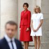 La première dame française Brigitte Macron (Trogneux) et la première dame des Etats-Unis Melania Trump lors de la cérémonie d'accueil du président des Etats-Unis à l'Hôtel National des Invalides à Paris le 13 juillet 2017. © Dominique Jacovides/Bestimage