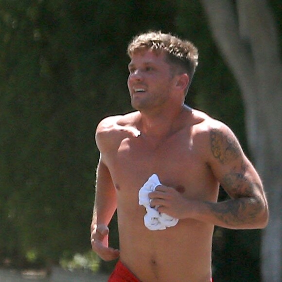 Ryan Phillippe fait son jogging en compagnie de son fils Deacon à Los Angeles Le 29 Août 2015