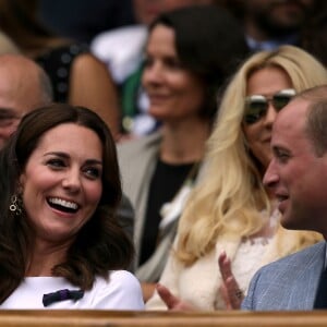 Kate Middleton, duchesse de Cambridge, marraine du All England Lawn Tennis and Croquet Club, assistait le 16 juillet 2017 avec son mari le prince William à la finale de Wimbledon entre Roger Federer et Marin Cilic. Le Suisse a remporté son 8e Wimbledon et son 19e tournoi du Grand Chelem.