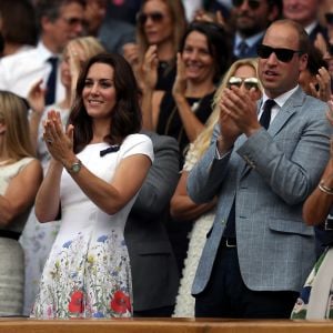 Kate Middleton, duchesse de Cambridge, marraine du All England Lawn Tennis and Croquet Club, assistait le 16 juillet 2017 avec son mari le prince William à la finale de Wimbledon entre Roger Federer et Marin Cilic. Le Suisse a remporté son 8e Wimbledon et son 19e tournoi du Grand Chelem.