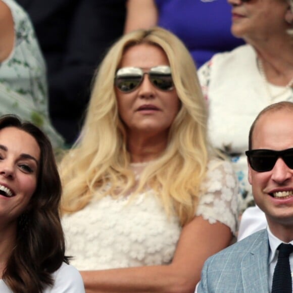 Kate Middleton, duchesse de Cambridge, marraine du All England Lawn Tennis and Croquet Club, assistait le 16 juillet 2017 avec son mari le prince William à la finale de Wimbledon entre Roger Federer et Marin Cilic. Le Suisse a remporté son 8e Wimbledon et son 19e tournoi du Grand Chelem.