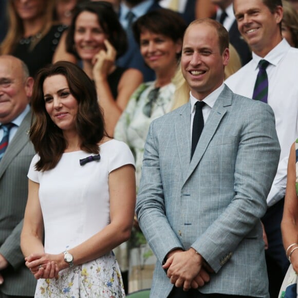 Kate Middleton, duchesse de Cambridge, marraine du All England Lawn Tennis and Croquet Club, assistait le 16 juillet 2017 avec son mari le prince William à la finale de Wimbledon entre Roger Federer et Marin Cilic. Le Suisse a remporté son 8e Wimbledon et son 19e tournoi du Grand Chelem.