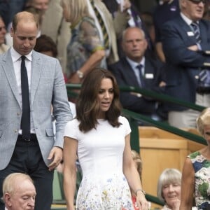 Kate Middleton, duchesse de Cambridge, marraine du All England Lawn Tennis and Croquet Club, assistait le 16 juillet 2017 avec son mari le prince William à la finale de Wimbledon entre Roger Federer et Marin Cilic. Le Suisse a remporté son 8e Wimbledon et son 19e tournoi du Grand Chelem.