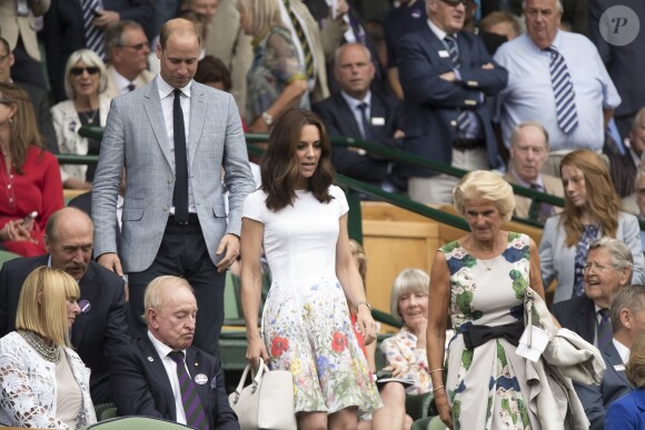 Kate Middleton, duchesse de Cambridge, marraine du All England Lawn Tennis and Croquet Club, assistait le 16 juillet 2017 avec son mari le prince William à la finale de Wimbledon entre Roger Federer et Marin Cilic. Le Suisse a remporté son 8e Wimbledon et son 19e tournoi du Grand Chelem.