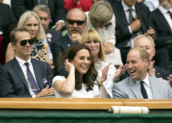 Kate Middleton, duchesse de Cambridge, marraine du All England Lawn Tennis and Croquet Club, assistait le 16 juillet 2017 avec son mari le prince William à la finale de Wimbledon entre Roger Federer et Marin Cilic. Le Suisse a remporté son 8e Wimbledon et son 19e tournoi du Grand Chelem.