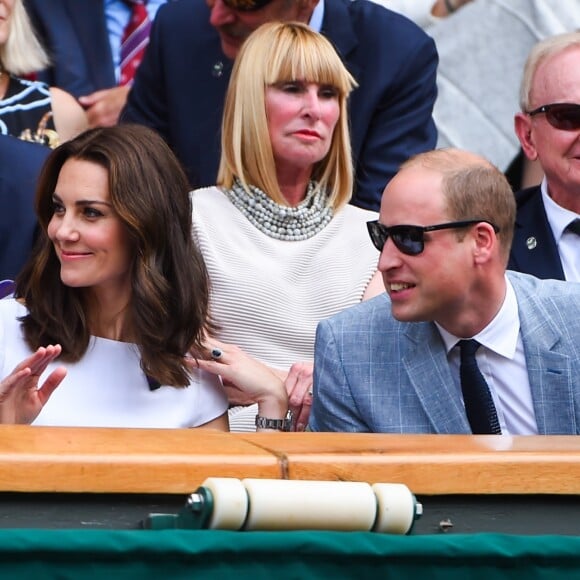 Kate Middleton, duchesse de Cambridge, marraine du All England Lawn Tennis and Croquet Club, assistait le 16 juillet 2017 avec son mari le prince William à la finale de Wimbledon entre Roger Federer et Marin Cilic. Le Suisse a remporté son 8e Wimbledon et son 19e tournoi du Grand Chelem.