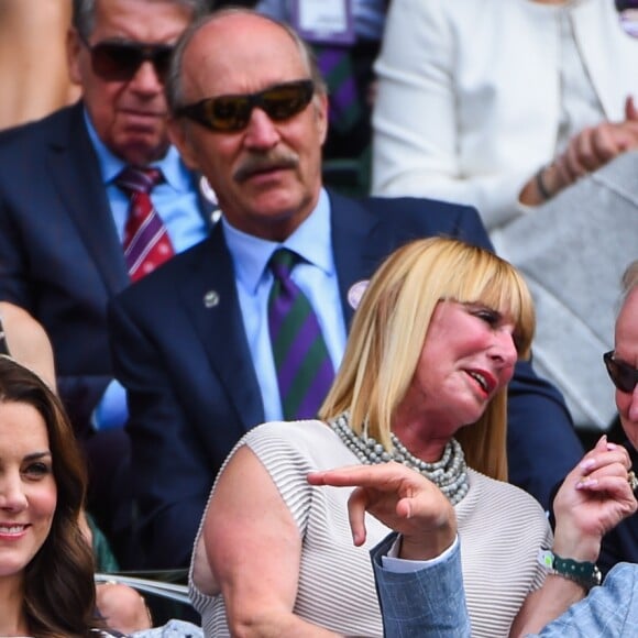 Kate Middleton, duchesse de Cambridge, marraine du All England Lawn Tennis and Croquet Club, assistait le 16 juillet 2017 avec son mari le prince William à la finale de Wimbledon entre Roger Federer et Marin Cilic. Le Suisse a remporté son 8e Wimbledon et son 19e tournoi du Grand Chelem.