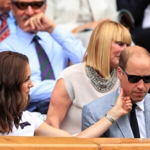 Kate Middleton, duchesse de Cambridge, marraine du All England Lawn Tennis and Croquet Club, assistait le 16 juillet 2017 avec son mari le prince William à la finale de Wimbledon entre Roger Federer et Marin Cilic. Le Suisse a remporté son 8e Wimbledon et son 19e tournoi du Grand Chelem.