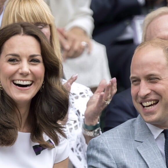 Kate Middleton, duchesse de Cambridge, marraine du All England Lawn Tennis and Croquet Club, assistait le 16 juillet 2017 avec son mari le prince William à la finale de Wimbledon entre Roger Federer et Marin Cilic. Le Suisse a remporté son 8e Wimbledon et son 19e tournoi du Grand Chelem.