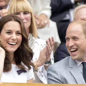 Kate Middleton, duchesse de Cambridge, marraine du All England Lawn Tennis and Croquet Club, assistait le 16 juillet 2017 avec son mari le prince William à la finale de Wimbledon entre Roger Federer et Marin Cilic. Le Suisse a remporté son 8e Wimbledon et son 19e tournoi du Grand Chelem.