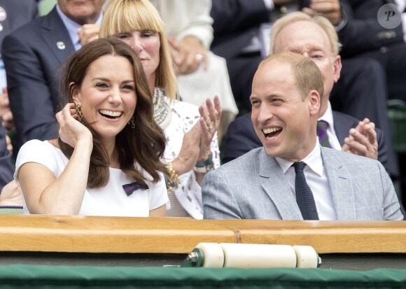 Kate Middleton, duchesse de Cambridge, marraine du All England Lawn Tennis and Croquet Club, assistait le 16 juillet 2017 avec son mari le prince William à la finale de Wimbledon entre Roger Federer et Marin Cilic. Le Suisse a remporté son 8e Wimbledon et son 19e tournoi du Grand Chelem.