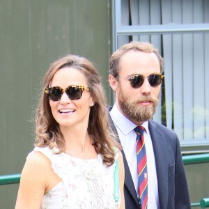 Pippa Middleton et son frère James Middleton le 16 juillet 2017 à Wimbledon pour la finale entre Roger Federer et Marin Cilic. Le Suisse a remporté son 8e Wimbledon et son 19e tournoi du Grand Chelem.