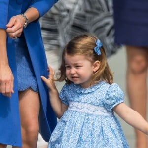 Le duc et la duchesse de Cambridge ont décollé de Varsovie au matin du 19 juillet 2017 avec leurs enfants le prince George et la princesse Charlotte, quittant la Pologne pour poursuivre leur visite officielle en Allemagne.