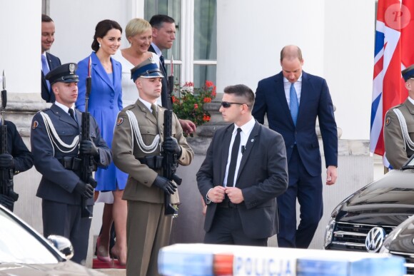 Le duc et la duchesse de Cambridge ont décollé de Varsovie au matin du 19 juillet 2017 avec leurs enfants le prince George et la princesse Charlotte, quittant la Pologne pour poursuivre leur visite officielle en Allemagne.