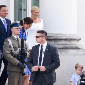 Le duc et la duchesse de Cambridge ont décollé de Varsovie au matin du 19 juillet 2017 avec leurs enfants le prince George et la princesse Charlotte, quittant la Pologne pour poursuivre leur visite officielle en Allemagne.