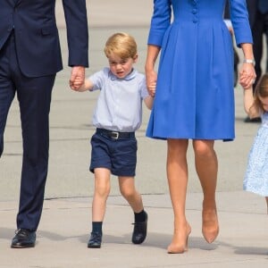 Le duc et la duchesse de Cambridge ont décollé de Varsovie au matin du 19 juillet 2017 avec leurs enfants le prince George et la princesse Charlotte, quittant la Pologne pour poursuivre leur visite officielle en Allemagne.