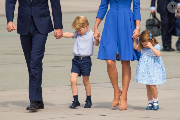 Le duc et la duchesse de Cambridge ont décollé de Varsovie au matin du 19 juillet 2017 avec leurs enfants le prince George et la princesse Charlotte, quittant la Pologne pour poursuivre leur visite officielle en Allemagne.