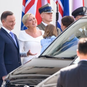 Le duc et la duchesse de Cambridge ont décollé de Varsovie au matin du 19 juillet 2017 avec leurs enfants le prince George et la princesse Charlotte, quittant la Pologne pour poursuivre leur visite officielle en Allemagne.