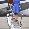 La princesse Charlotte n'a besoin de personne pour monter en avion ! Le duc et la duchesse de Cambridge ont décollé de Varsovie au matin du 19 juillet 2017 avec leurs enfants le prince George et la princesse Charlotte, quittant la Pologne pour poursuivre leur visite officielle en Allemagne.