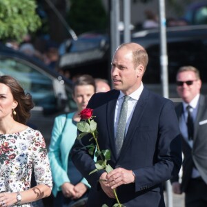 Kate Middleton et le prince William au Musée de la solidarité européenne à Gdansk le 18 juillet 2017, où ils ont eu l'ancien président Lech Walesa pour guide, au cours de leur visite officielle en Pologne.