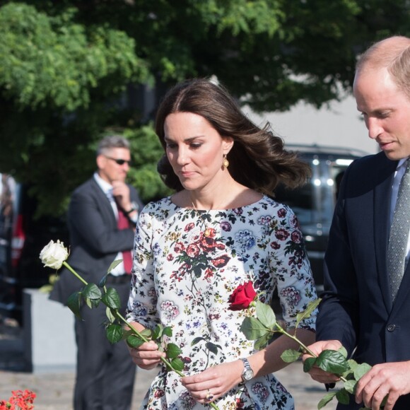 Kate Middleton et le prince William au Musée de la solidarité européenne à Gdansk le 18 juillet 2017, où ils ont eu l'ancien président Lech Walesa pour guide, au cours de leur visite officielle en Pologne.