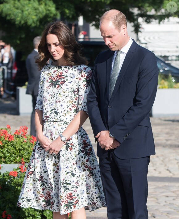 Kate Middleton et le prince William au Musée de la solidarité européenne à Gdansk le 18 juillet 2017, où ils ont eu l'ancien président Lech Walesa pour guide, au cours de leur visite officielle en Pologne.