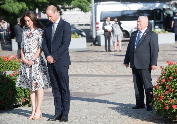 Kate Middleton et le prince William au Musée de la solidarité européenne à Gdansk le 18 juillet 2017, où ils ont eu l'ancien président Lech Walesa pour guide, au cours de leur visite officielle en Pologne.