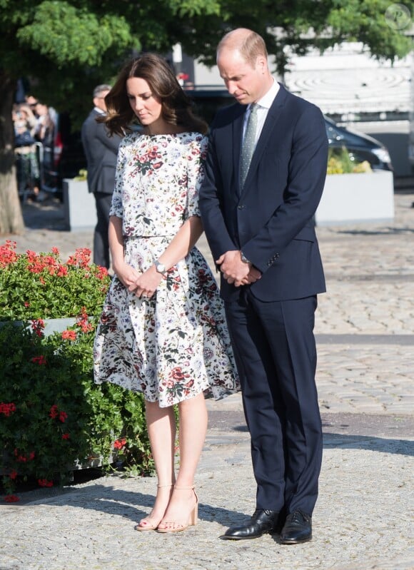 Kate Middleton et le prince William au Musée de la solidarité européenne à Gdansk le 18 juillet 2017, où ils ont eu l'ancien président Lech Walesa pour guide, au cours de leur visite officielle en Pologne.
