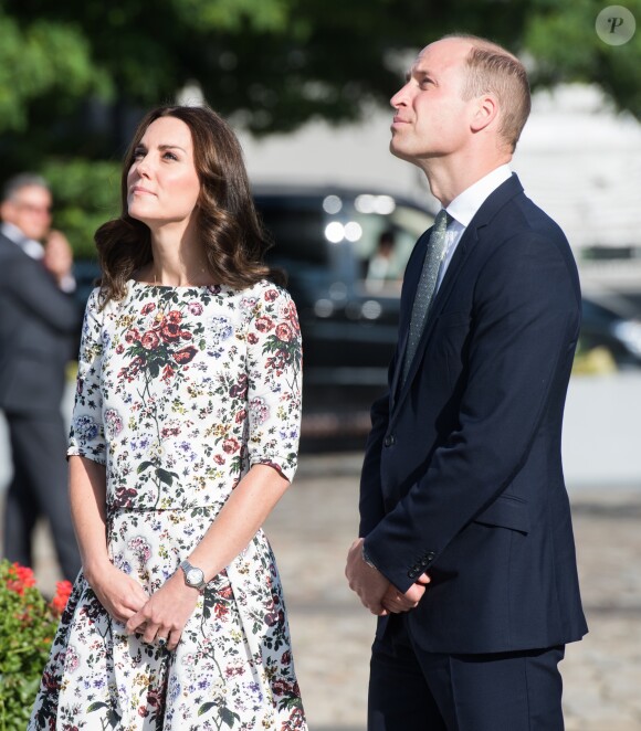 Kate Middleton et le prince William au Musée de la solidarité européenne à Gdansk le 18 juillet 2017, où ils ont eu l'ancien président Lech Walesa pour guide, au cours de leur visite officielle en Pologne.