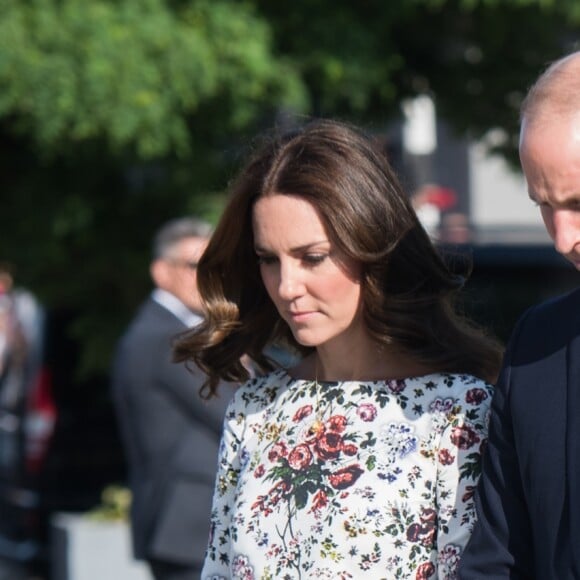 Kate Middleton et le prince William au Musée de la solidarité européenne à Gdansk le 18 juillet 2017, où ils ont eu l'ancien président Lech Walesa pour guide, au cours de leur visite officielle en Pologne.