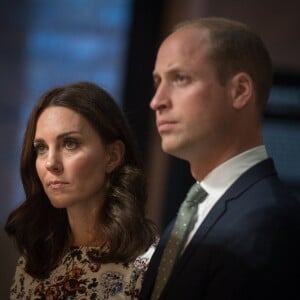 Kate Middleton et le prince William au Musée de la solidarité européenne à Gdansk le 18 juillet 2017, où ils ont eu l'ancien président Lech Walesa pour guide, au cours de leur visite officielle en Pologne.