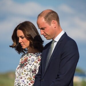 Kate Middleton et le prince William au Musée de la solidarité européenne à Gdansk le 18 juillet 2017, où ils ont eu l'ancien président Lech Walesa pour guide, au cours de leur visite officielle en Pologne.