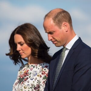 Kate Middleton et le prince William au Musée de la solidarité européenne à Gdansk le 18 juillet 2017, où ils ont eu l'ancien président Lech Walesa pour guide, au cours de leur visite officielle en Pologne.