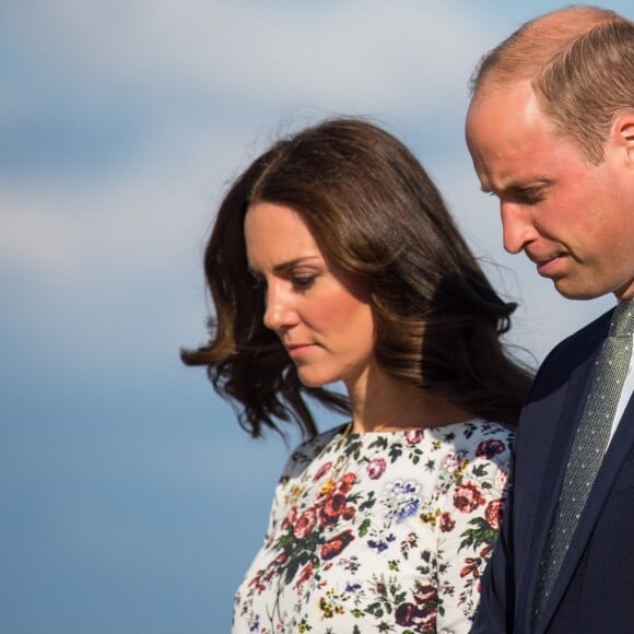 Kate Middleton et le prince William au Musée de la solidarité européenne à Gdansk le 18 juillet 2017, où ils ont eu l'ancien président Lech Walesa pour guide, au cours de leur visite officielle en Pologne.