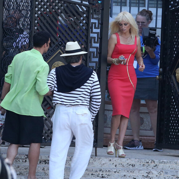 Penélope Cruz, Edgar Ramirez et Ricky Martin  sur le tournage de Versace : American Crime Story' à Miami, le 17 mai 2017