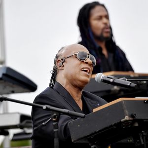 Meeting de Barack Obama en soutien à Hilary Clinton à Kissimmee en Floride avec la participation de Stevie Wonder le 6 novembre 2016.  Stevie Wonder performs at a campaign event for Democratic presidential candidate Hillary Clinton at Osceola County Stadium in Kissimmee, Florida, USA. American presidential elections. 2016-11-06 EXPRESSEN OUT06/11/2016 - Kissimmee