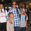 Stevie Wonder et ses fils Mandla et Kailand à l'aéroport de Los Angeles, le 19 mai 2014