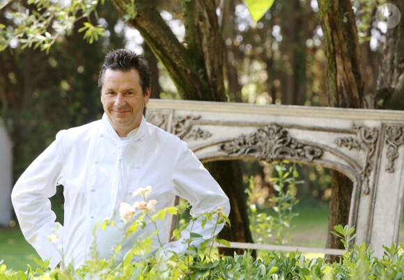 Exclusif - Christophe Leroy, le chef du restaurant Les Moulins de Ramatuelle, est l'organisateur des célèbres soirées blanches à Saint-Tropez, le 13 mai 2015.
