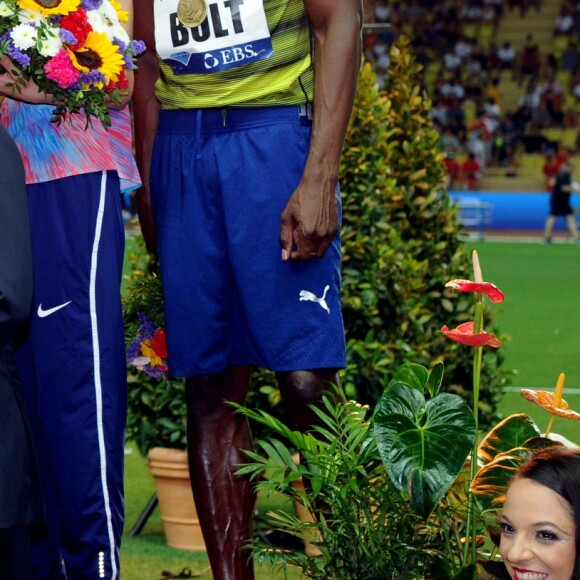 Le prince Albert II de Monaco félicite certains vainqueurs dont Usain Bolt durant le meeting international d'athlétisme Herculis 2017 à Monaco, au stade Louis II le 21 juillet. © Bruno Bebert/Bestimage