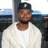 Usher va prendre l'avion avec son fils Naviyd Raymond à Los Angeles le 27 juin 2017.