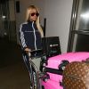 Blac Chyna arrive chargée de bagages à l'aéroport de LAX à Los Angeles, le 23 juillet 2017