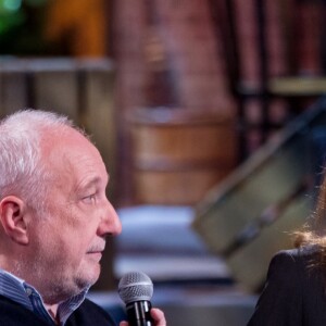 Exclusif - François Berléand et Carla Bruni-Sarkozy - Enregistrement de l'émission MerciBrassens, dans les studios de La Plaine Saint-Denis, qui sera diffusée sur France 2 le samedi 18 février en prime time. Le 31 janvier 2017 © Cyril Moreau / Bestimage