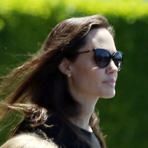 Angelina Jolie fait du shopping avec sa fille Vivienne Jolie-Pitt pour le jour férié patriotique du 4 juillet à Los Feliz, le 4 juillet 2017