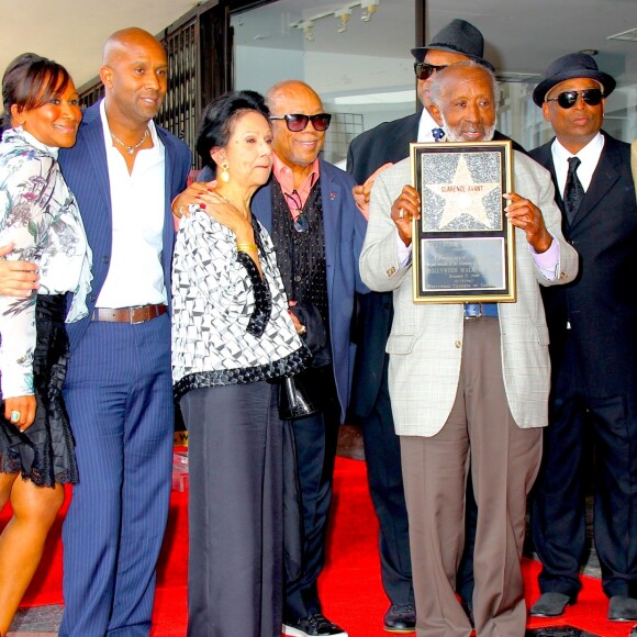 Ted Sarandos, Nicole Avant, Alexander Devore Avant, Jacqueline Avant, Quincy Jones, Jimmy Jam, Terry Lewis, Bill Withers et Clarence Avant qui reçoit son étoile sur le Hollywood Walk of Fame à Los Angeles, le 6 octobre 2016. © Clinton Wallace/Globe Photos via Zuma Press/Bestimage